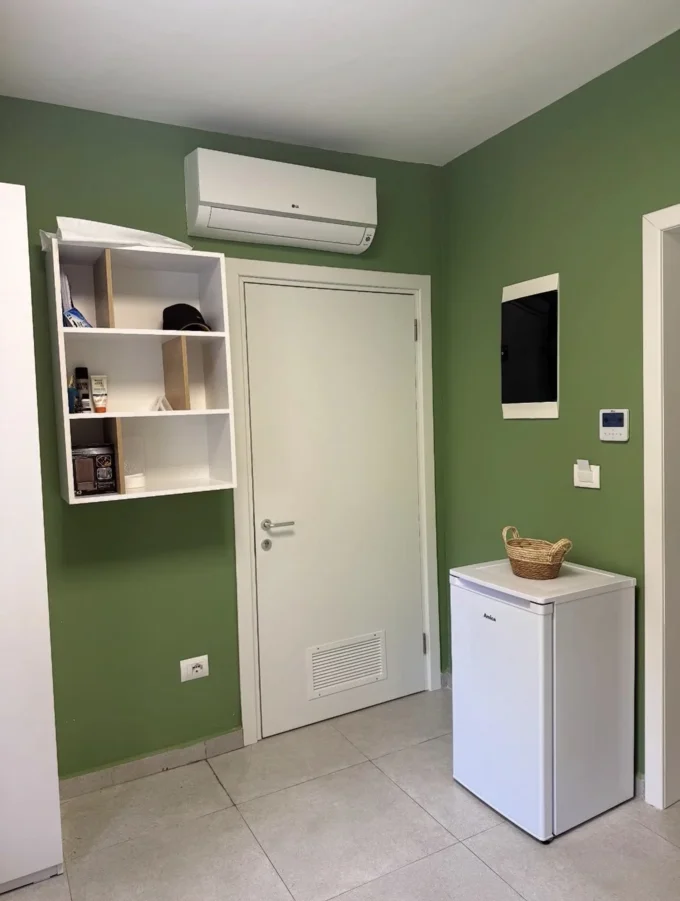 Room Interior &ndash; Full View